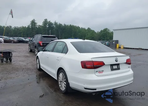 2016 Volkswagen Jetta 1.8T Sel z USA, uszkodzony, nr VIN 3VWL17AJ8GM395429